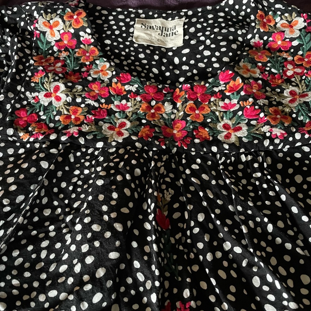 Savana Jane Size Large Shirt